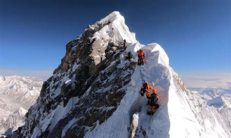 尼泊爾登珠峯多少錢，探討登山成本與心靈價值的平衡